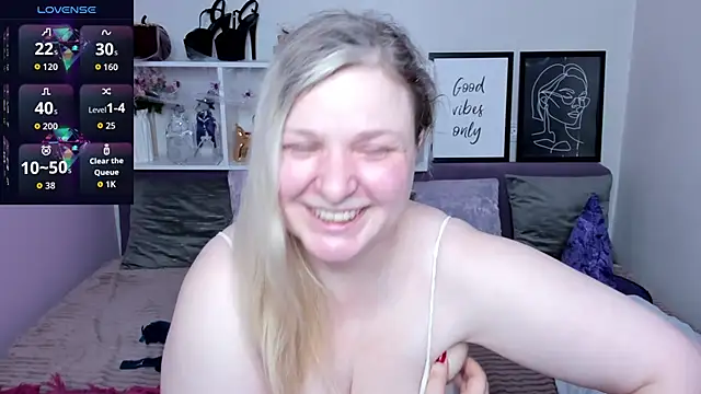 AnnaXCherri online show from 22, 10, 2025