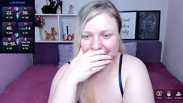 AnnaXCherri online show from 17, 11, 2025