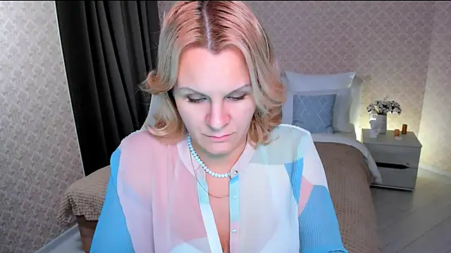 Louisa Bay online show from 13, 12, 2024