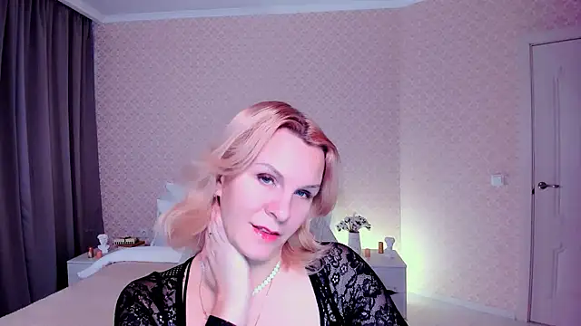 Louisa Bay online show from 19, 12, 2024