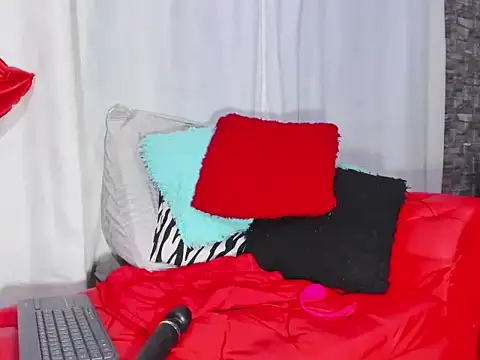 Snapshot of Xiomara-Suarez chatting on 28, 2, 2025 Xiomara-Suarez online show from 28, 2, 2025