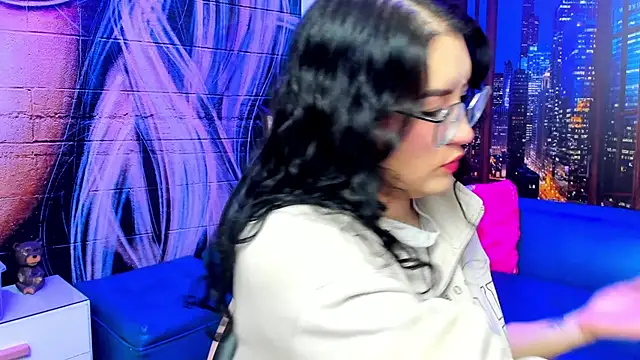 Violetaa diazz online show from 6, 12, 2024