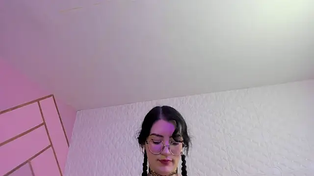 Snapshot of Violetaa_diazz chatting on 28, 4, 2026 Violetaa diazz online show from 28, 4, 2026