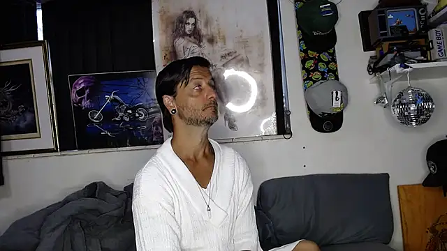 Snapshot of titclitcmndr chatting on 18, 2, 2025 titclitcmndr online show from 18, 2, 2025