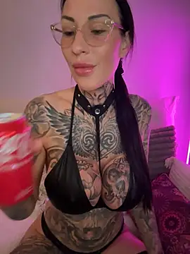 MeganWitch online show from 9, 5, 2026