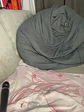 Lola Hale online show from 29, 3, 2026