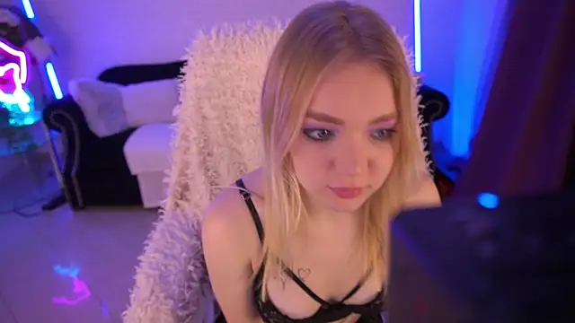 EmilySunshineS online show from 5, 1, 2025