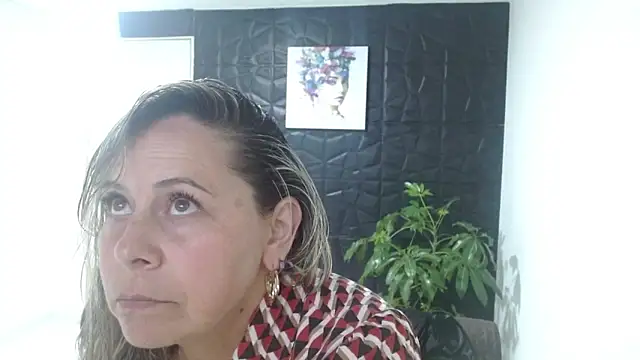 CINTHIA1609 online show from 14, 3, 2025