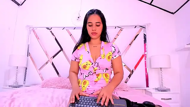 Snapshot of naughty__sara chatting on 12, 2, 2025 naughty sara online show from 12, 2, 2025