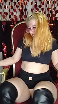 Snapshot of Sweet-SpicyOff chatting on 4, 3, 2025 Sweet-SpicyOff online show from 4, 3, 2025