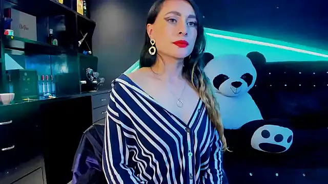 Coral Gibson online show from 21, 2, 2025