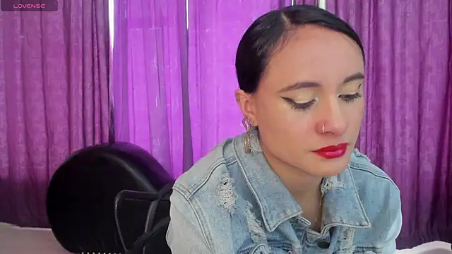 Coral Gibson online show from 7, 10, 2025