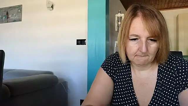Snapshot of Sandcoq chatting on 24, 6, 2026 Sandcoq online show from 24, 6, 2026