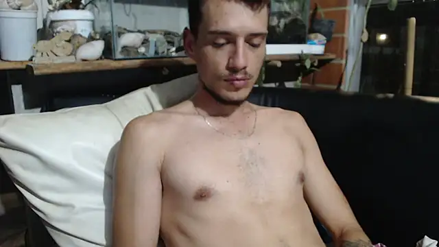 roystonee01 online show from 13, 2, 2026