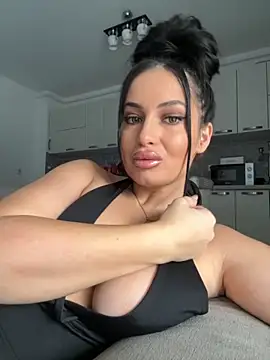 Snapshot of melissablack chatting on 7, 10, 2025 melissablack online show from 7, 10, 2025