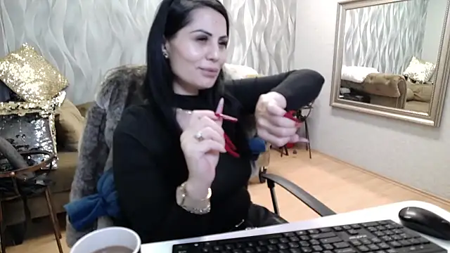 Sara Poison online show from 2, 11, 2025