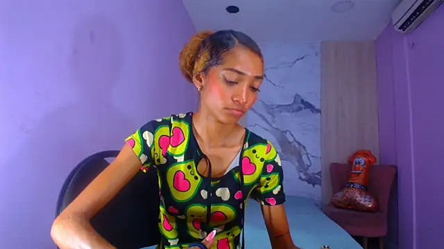 Charlotte Love10 online show from 5, 2, 2025