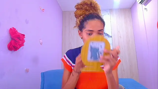 Charlotte Love10 online show from 4, 3, 2025