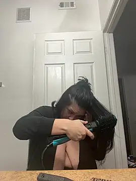 AlyssiaAmoreXO online show from 4, 2, 2026