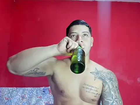 Snapshot of paul_luis chatting on 21, 12, 2025 paul luis online show from 21, 12, 2025