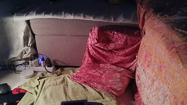 Snapshot of VeneRed chatting on 23, 2, 2025 VeneRed online show from 23, 2, 2025