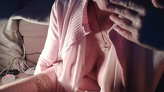 Snapshot of VeneRed chatting on 25, 2, 2025 VeneRed online show from 25, 2, 2025