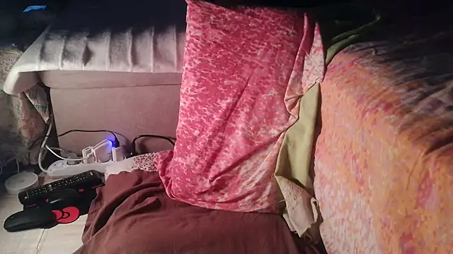 Snapshot of VeneRed chatting on 27, 2, 2025 VeneRed online show from 27, 2, 2025