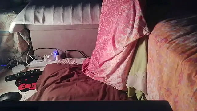 Snapshot of VeneRed chatting on 27, 2, 2025 VeneRed online show from 27, 2, 2025