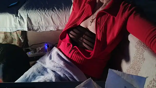 Snapshot of VeneRed chatting on 3, 3, 2025 VeneRed online show from 3, 3, 2025