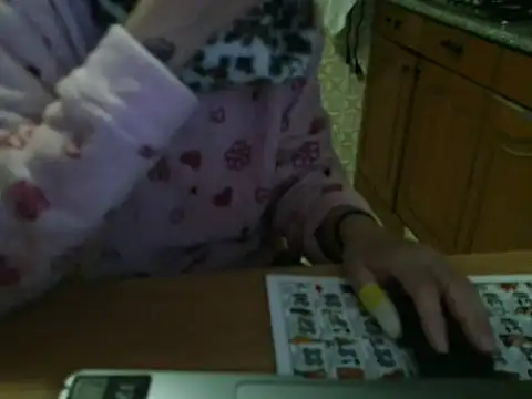 Snapshot of VeneRed chatting on 6, 10, 2025 VeneRed online show from 6, 10, 2025