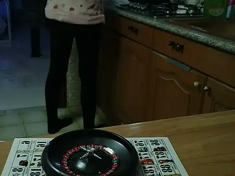 Snapshot of VeneRed chatting on 6, 10, 2025 VeneRed online show from 6, 10, 2025