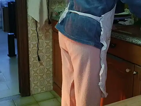 Snapshot of VeneRed chatting on 11, 10, 2025 VeneRed online show from 11, 10, 2025