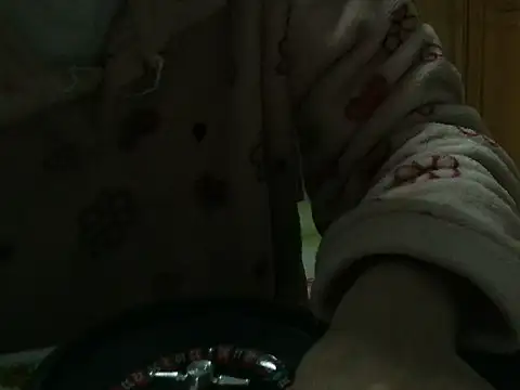 Snapshot of VeneRed chatting on 15, 10, 2025 VeneRed online show from 15, 10, 2025