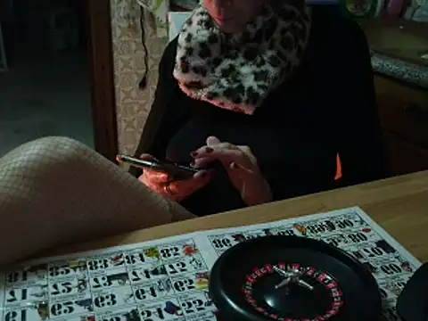 Snapshot of VeneRed chatting on 31, 10, 2025 VeneRed online show from 31, 10, 2025