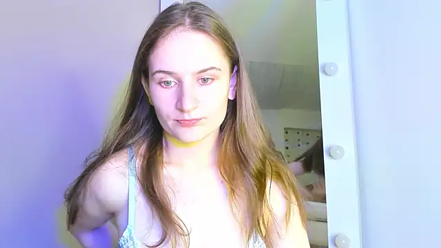 L1ittle kitty  online show from 10, 10, 2025