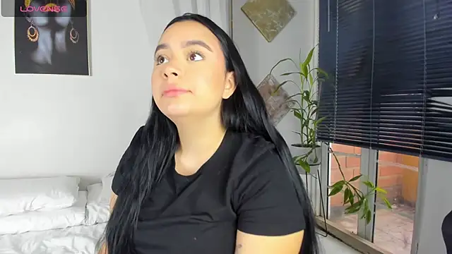 Snapshot of Cristal_Cutte chatting on 21, 12, 2024 Cristal Cutte online show from 21, 12, 2024