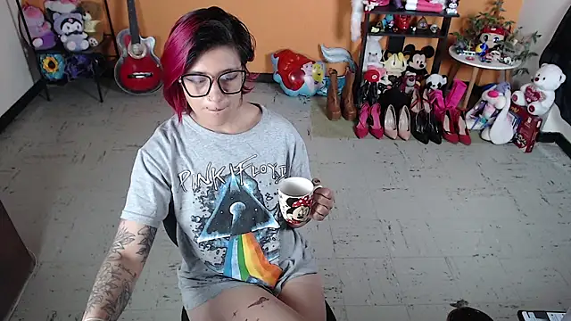 Snapshot of MissMiia2 chatting on 21, 12, 2024 MissMiia2 online show from 21, 12, 2024