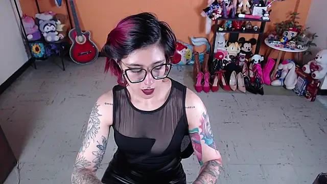 Snapshot of MissMiia2 chatting on 30, 12, 2024 MissMiia2 online show from 30, 12, 2024