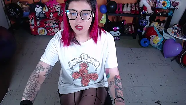 Snapshot of MissMiia2 chatting on 21, 9, 2025 MissMiia2 online show from 21, 9, 2025