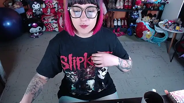 MissMiia2 online show from 9, 11, 2025