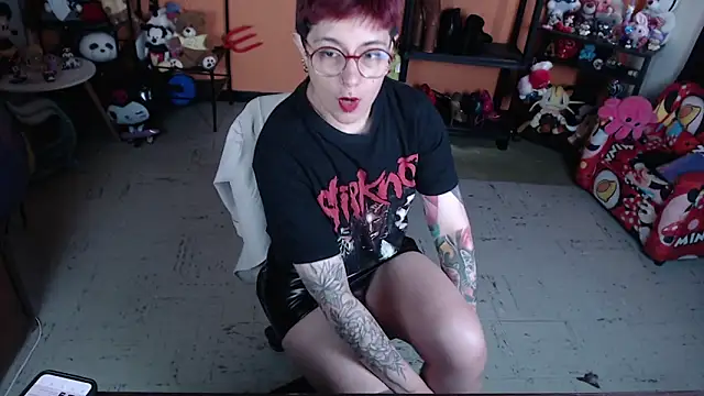 Snapshot of MissMiia2 chatting on 25, 5, 2026 MissMiia2 online show from 25, 5, 2026