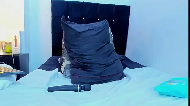 kathyajhonss online show from 1, 3, 2025