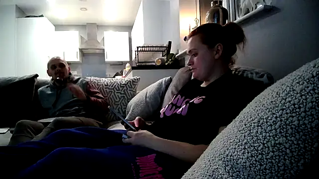 Snapshot of DynamicDuo_oxo chatting on 4, 12, 2024 DynamicDuo oxo online show from 4, 12, 2024