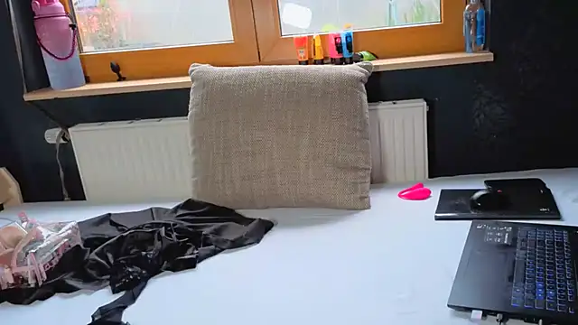 Snapshot of SherryOutdoor1 chatting on 24, 10, 2025 SherryOutdoor1 online show from 24, 10, 2025