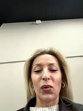 Diamond Bunny  online show from 30, 11, 2025