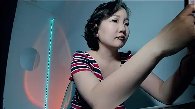 himeros goddess online show from 14, 12, 2024