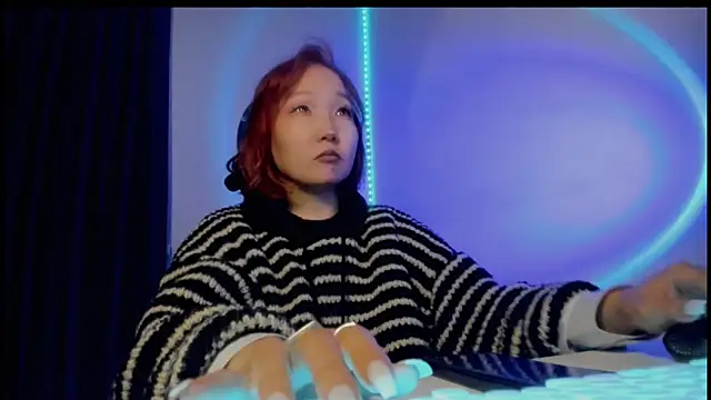 himeros goddess online show from 14, 10, 2025