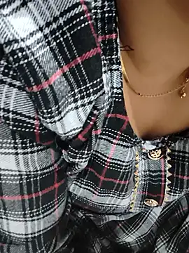 kaveerpooja947 online show from 11, 1, 2026