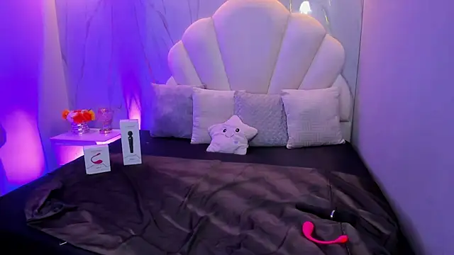 Tiffany sander online show from 31, 1, 2025