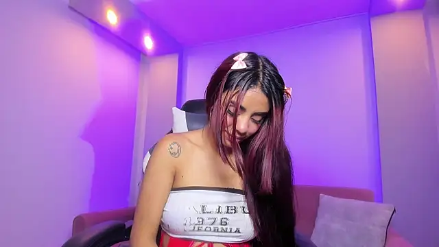 Tiffany sander online show from 16, 9, 2025